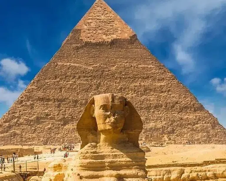 Private Kairo & Gizeh Pyramiden Tour ab Makadi Bay inkl. Grand Egyptian Museum