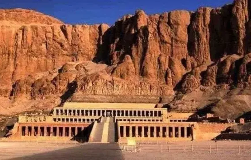 Dagtrip Luxor vanuit Hurghada met de bus: Vallei der Koningen, Karnak en Hatsjepsoet in één dag, met Nederlandstalige gids