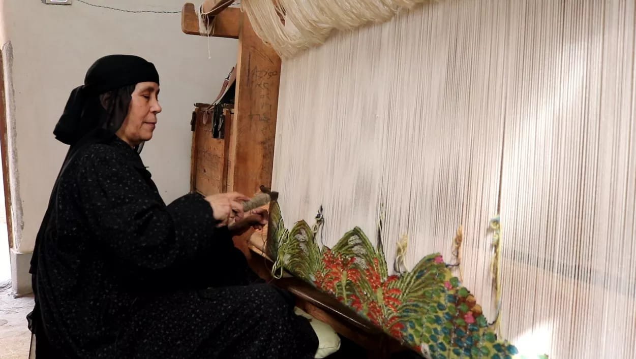 Handmade Carpets & Rugs