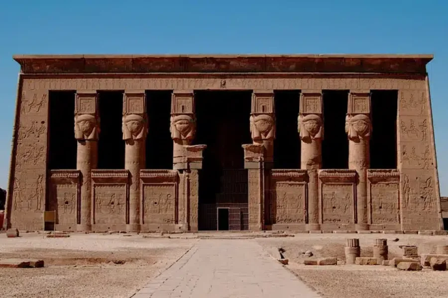 Explore Dendera’s Hathor temple and Abydos’ Seti I sanctuary on a private day trip from Soma Bay — private Egyptologist, lunch, and air-conditioned transfers.