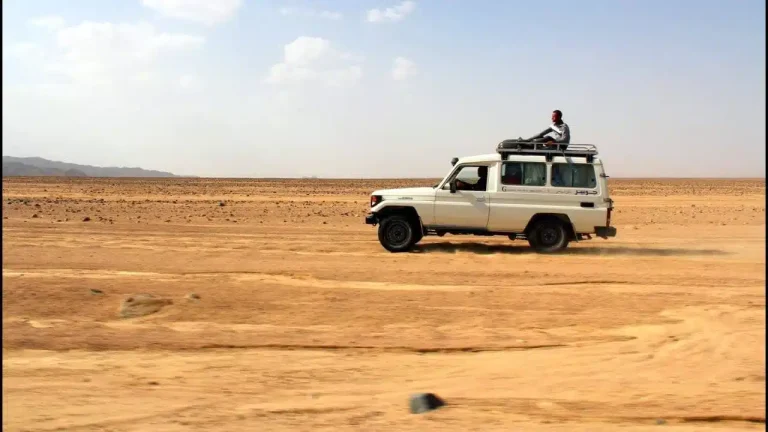 Safari nel Deserto da El Gouna | Quad, Jeep, Cammelli e Cena Beduina