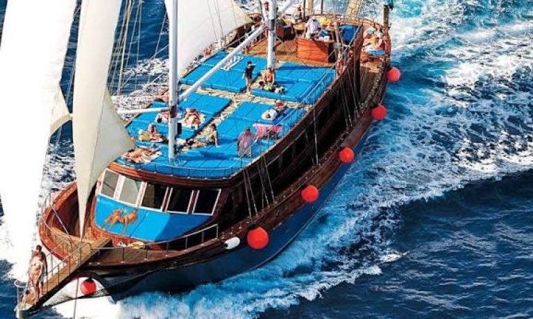Pirates Boat Hurghada saindo de El Gouna – Snorkeling e Ilha