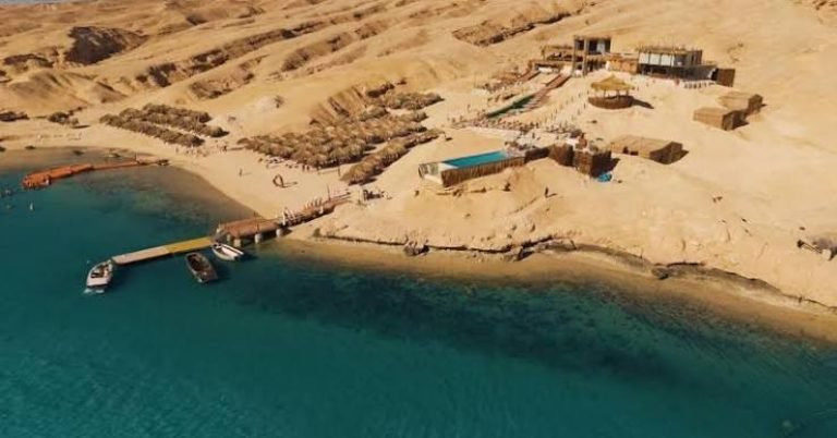 Passeio para Ozirea Island saindo de El Gouna | Iate Privativo