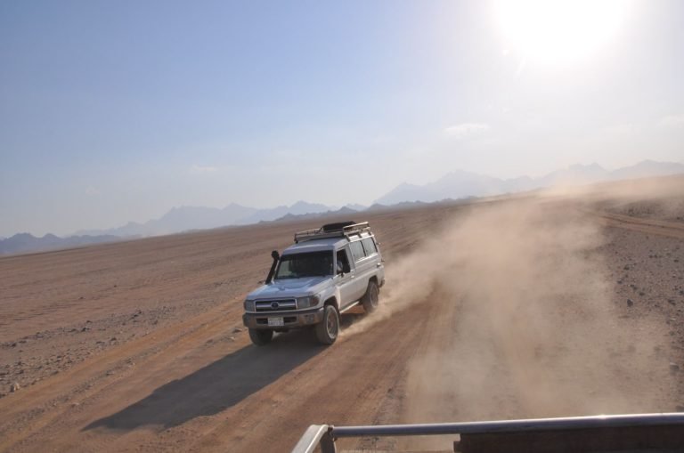 Safari no Deserto de El Gouna com Quadriciclo, Buggy e Jantar Beduíno