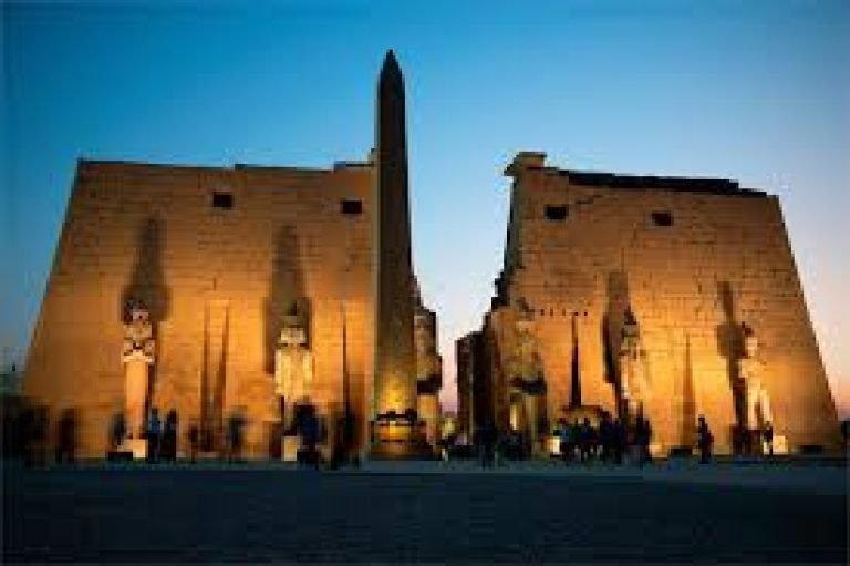 Cairo Day Trip from Luxor by Flight – Pyramids & Museum