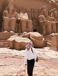 Kombinace outfitů pro muže v Egyptě