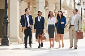 Considerații culturale și coduri vestimentare