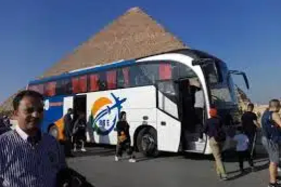 Kairo und die Pyramiden von Gizeh von Sharm El Sheikh aus