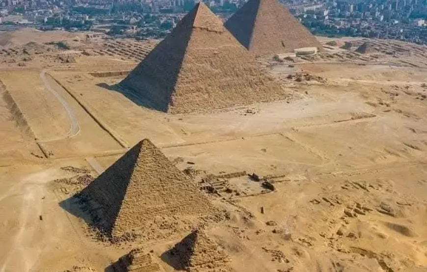 Hurghada’dan otobüsle Büyük Mısır Müzesi turu: Giza Piramitleri ve Sfenks tek günde, giriş biletleri ve öğle yemeği dahil