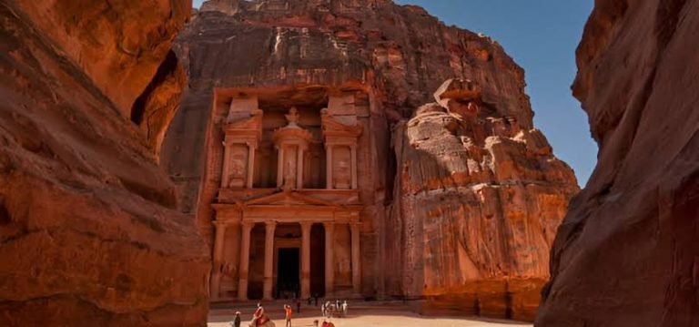 Petra Day Tour from Sharm El Sheikh – Ferry to Jordan & Petra Visit