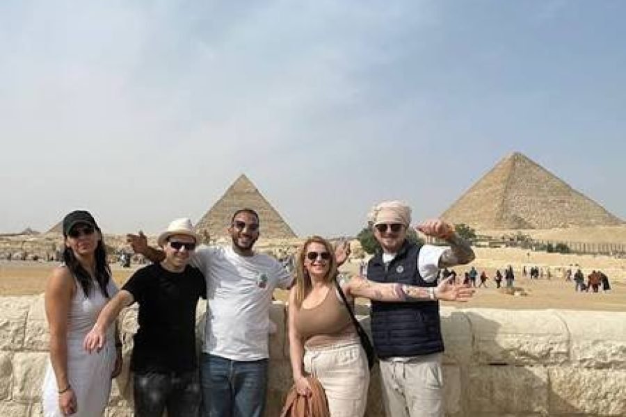 Cairo Layover Tour to Giza Pyramids from Cairo Airport